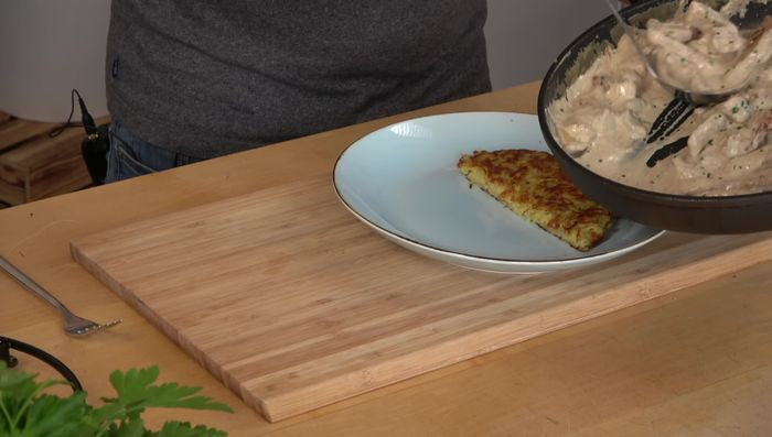 Servieren (z.B. mit Rösti) (360.78).