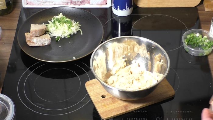 Radieschen in kleine Stücke schneiden (315.46)