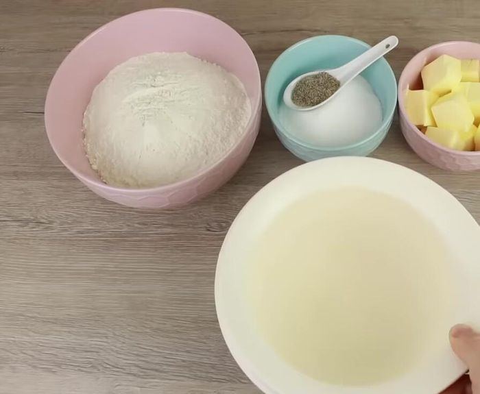 Butter ca. 30 Minuten vorher aus dem Kühlschrank nehmen.