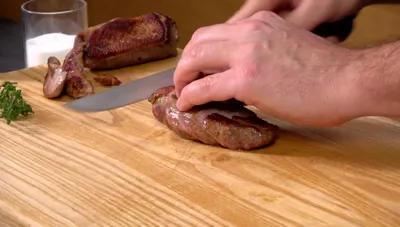 Knusprige Entenbrust: Rezept & Soße in 20 Minuten!