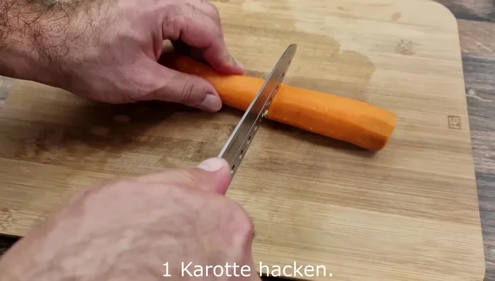 Suppe abschmecken und gegebenenfalls nachwürzen.