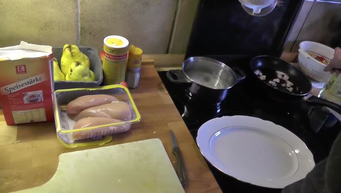 Paprika hinzufügen und mitbraten. (84.14)