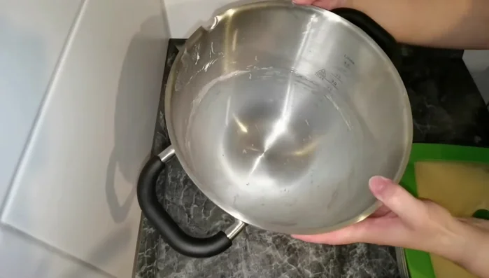 Seitan-Teig 12 Stunden ruhen lassen. (124.14)