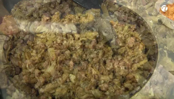 Die Pfifferlingsmasse etwas abkühlen lassen.