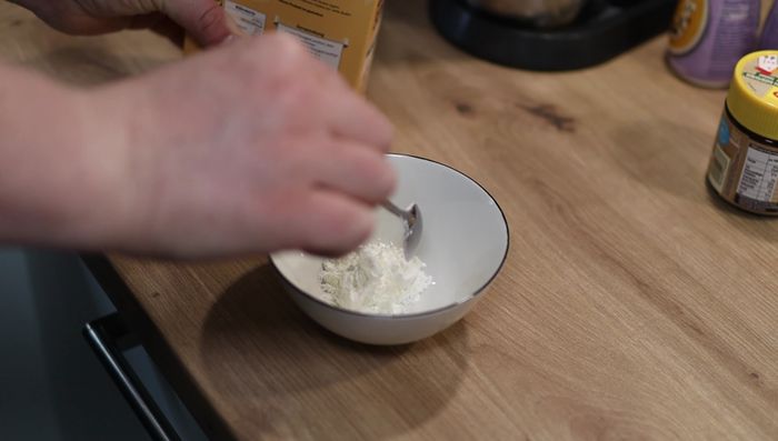 Stärke mit kaltem Wasser vermischen. (63.879)