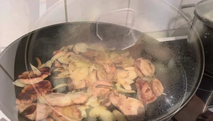 Optional: Anderes Gemüse (z.B. Paprika) mitbraten.