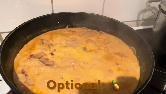 Optional: Ananassaft hinzufügen.