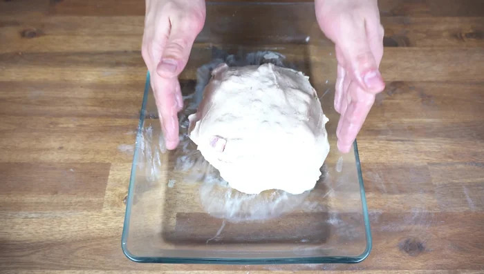 Teig ca. 1 Stunde oder alle 2 Stunden falten (316).