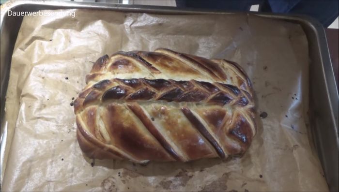 Ruhen lassen: Nach dem Backen 10 Minuten ruhen lassen, bevor serviert wird (644.329).