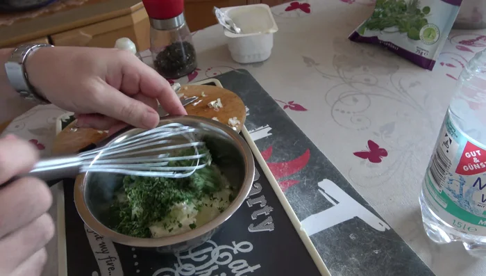 Mit dem Schneebesen vermischen.