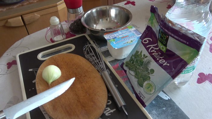 Kartoffeln vorbereiten (schälen, kochen, etc.).