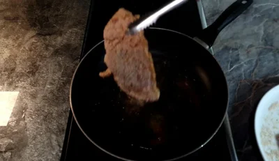 Wiener Schnitzel Rezept: Saftiges Schweineschnitzel selber machen