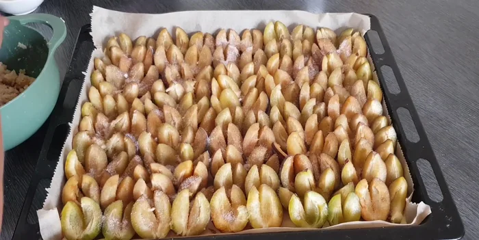 Streusel darüber verteilen. [486.78]