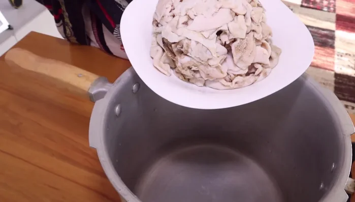 Magen-Pansen hinzufügen.