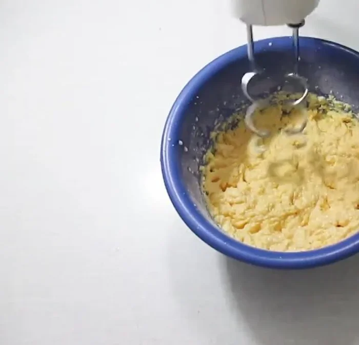 Teig verrühren bis alles gut vermischt ist (146.659)