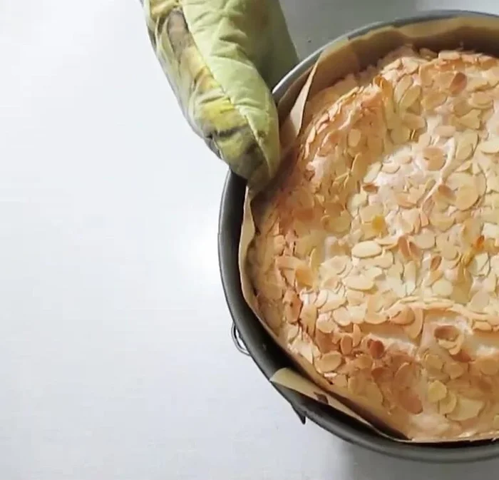 Boden 30-35 Minuten bei 180°C backen (254.99). Zweiten Boden backen (262.79).