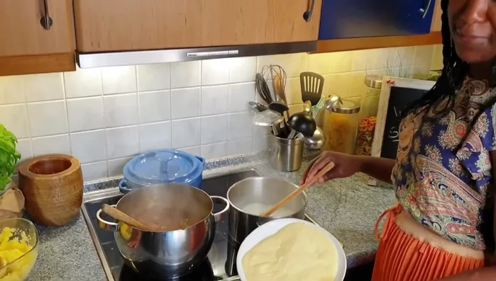 Kartoffelpüree zubereiten.