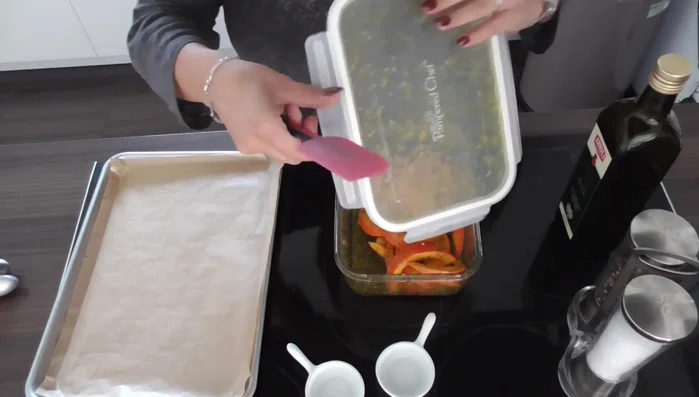 Backofen auf 200°C Ober-/Unterhitze vorheizen.