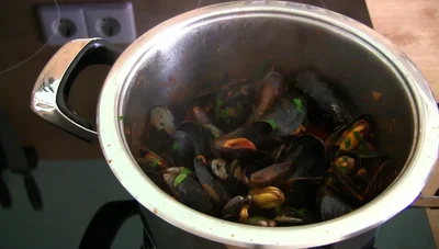 Miesmuscheln in Tomatensauce: Einfach & Schnell!