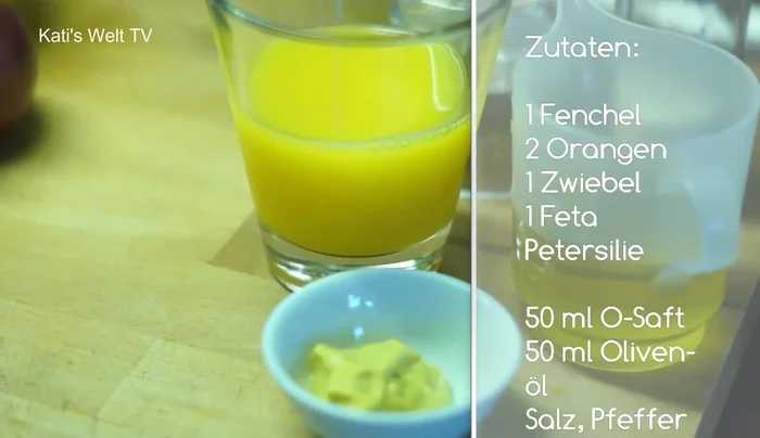 Fenchel waschen, äußere Schalen und den Strunk entfernen. Mit einem Hobel auf der feinsten Stufe in feine Scheiben hobeln. (25.84)