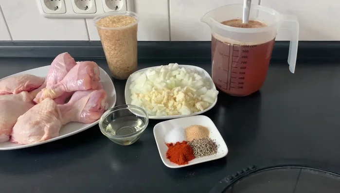 Hähnchenfleisch hinzufügen und scharf anbraten (hohe Stufe).