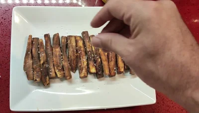 Veganes Rezept: Frittierte Auberginen mit Zuckerrübensirup