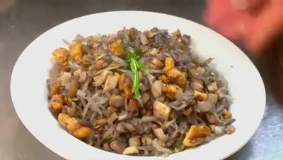 Rehspieße auf Rosmarin mit Kirschtomaten & Speck - Rezept