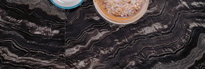 Auskühlen lassen und mit Puderzucker bestreuen.