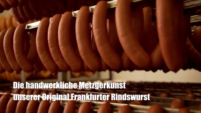 Füllen Sie die Wurstmasse in vorbereitete Därme. (genaue Anleitung fehlt im Transcript)