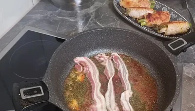 Gefülltes Hähnchenbrust mit Spargel & Bacon - Rezept