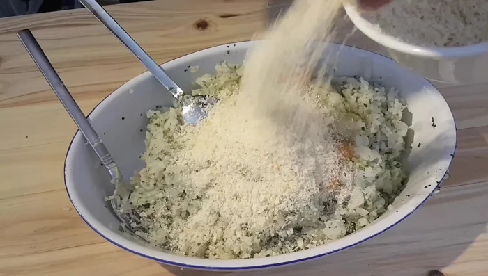 Panko-Paniermehl unterrühren, bis ein homogener Teig entsteht.