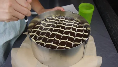 Bananensplit Kuchen: Saftiger Schoko-Boden & Traumhafte Creme