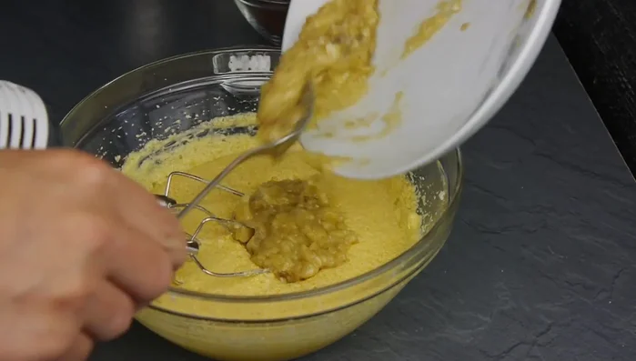 Bananen unterrühren.