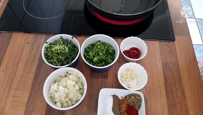 Teig in eine gefettete Schüssel geben und ca. 1 Stunde gehen lassen (144.42).