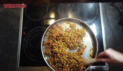 Gebackene Sardellen mit Zitronenkartoffeln & Erbsen - Einfaches Rezept!