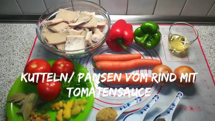 Zwiebeln und Knoblauch im heißen Öl andünsten.