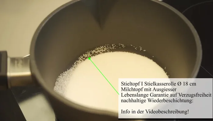 Karamell zubereiten: 100g Zucker in einem beschichteten Topf erhitzen, bis er schmilzt und karamellisiert. Nicht rühren!