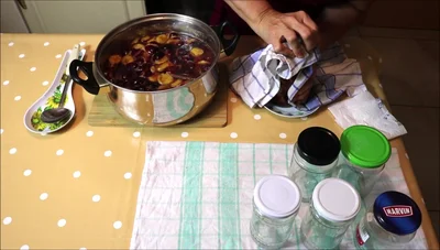 Feines Zwetschgenkompott mit Honig - Rezept & Anleitung