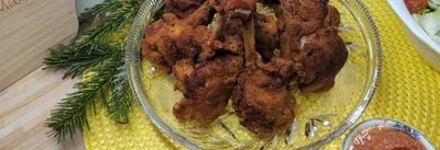 Knackige Hähnchenkeulen: Party-Hit Rezept!