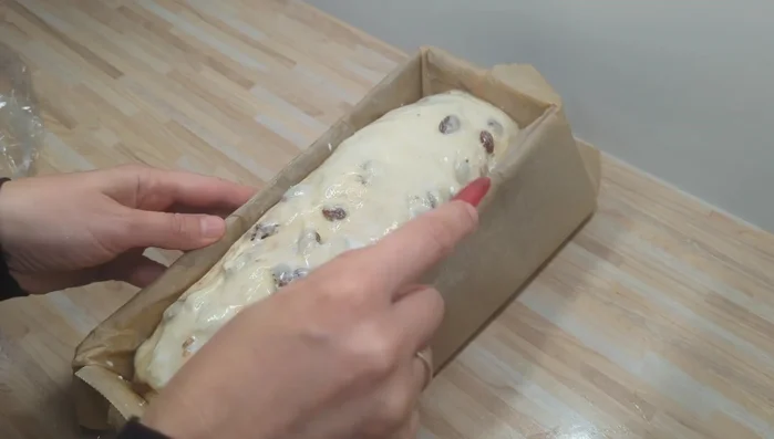 Im vorgeheizten Backofen backen (nach 10-15 Minuten Backpapier auflegen).