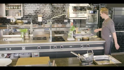 Lammrücken mit Spargel & Liebstöckel-Hollandaise: Frühlingsrezept