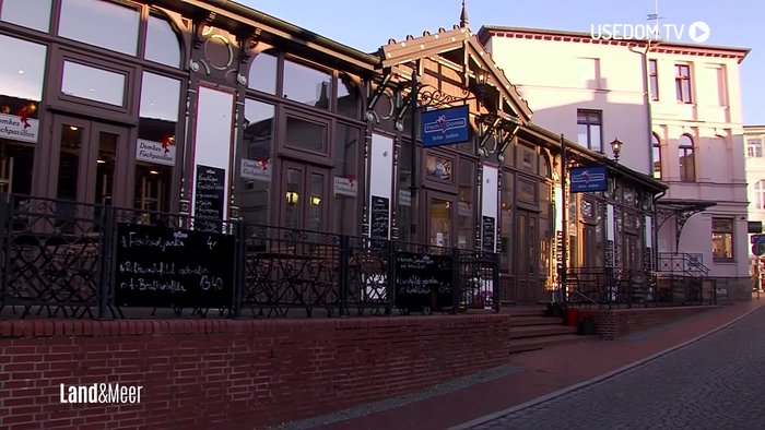 Vorbereitung der Zutaten: Räucherfisch, Gemüse und Kräuter werden vorbereitet (16. November).