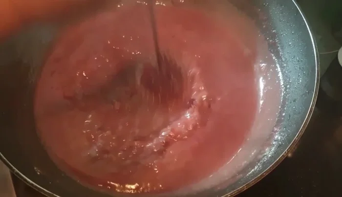 Preiselbeeren hinzufügen.