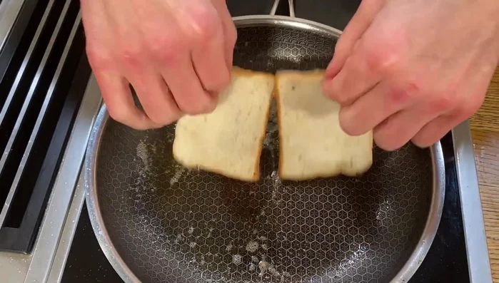 Butter in die Pfanne geben (32.27)