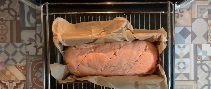 Das Brot 25-30 Minuten bei 200°C backen.