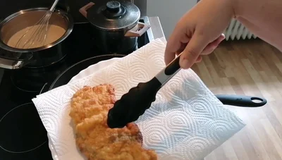 Knuspriges paniertes Schweineschnitzel: Rezept & Anleitung