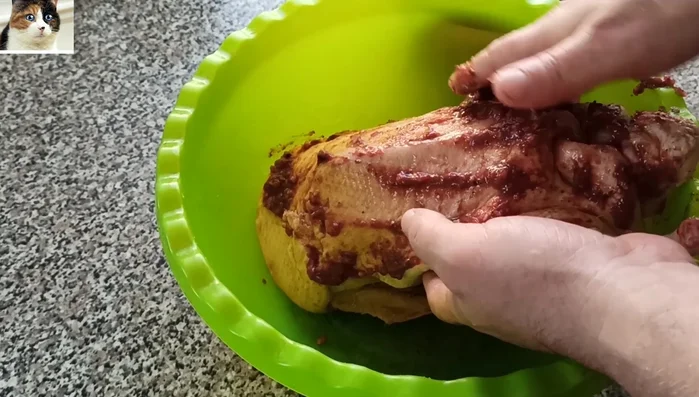 Die Ente für 3 Stunden marinieren lassen.