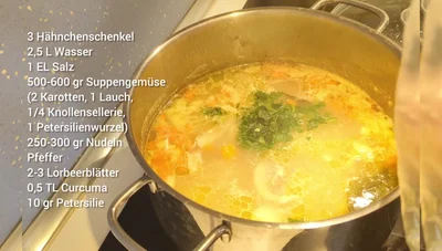 Hühner-Nudelsuppe Rezept: Einfach, Lecker & Schnell