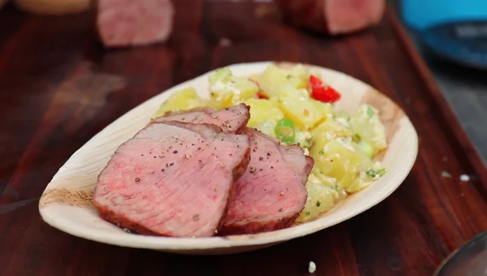 Mit Salz und Pfeffer abschmecken.