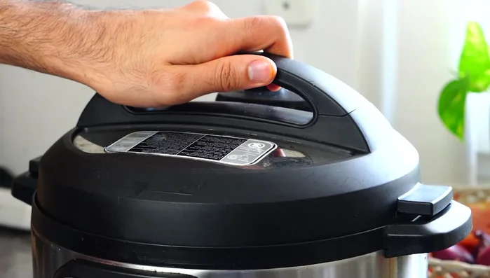 Nach dem Natural Release (2:307.28) die Brühe abseihen (2:320).